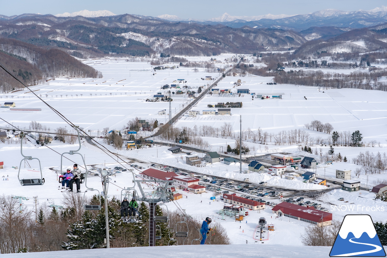 岩見沢 萩の山市民スキー場｜3連休最終日は穏やかなスキー日和。のんびりとローカルゲレンデで過ごす休日はいかがでしょう？